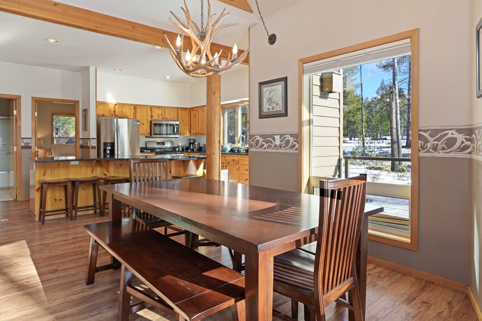 House, 4 Bedrooms | Dining