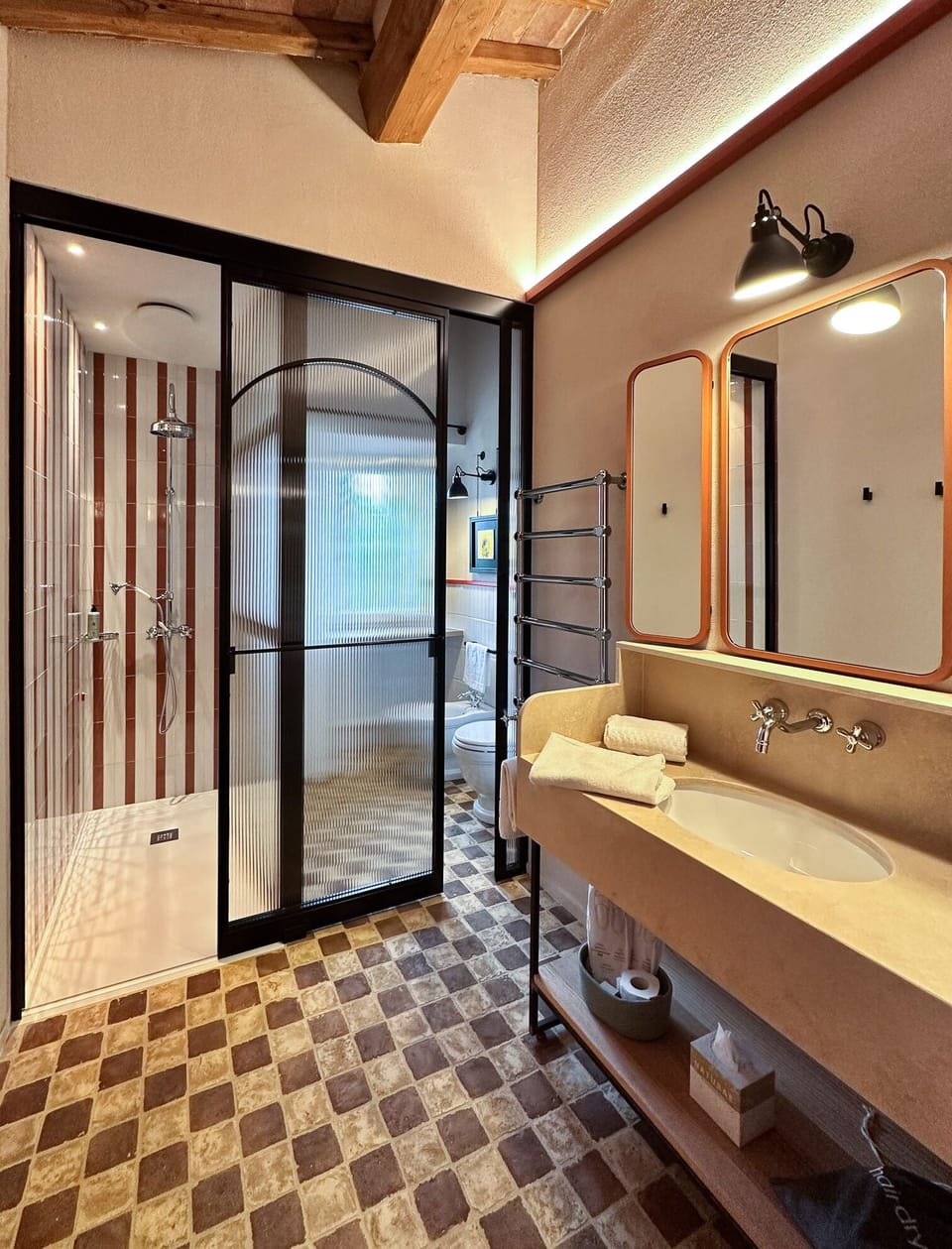 Premium Double Room | Bathroom | Shower, free toiletries, hair dryer, bathrobes