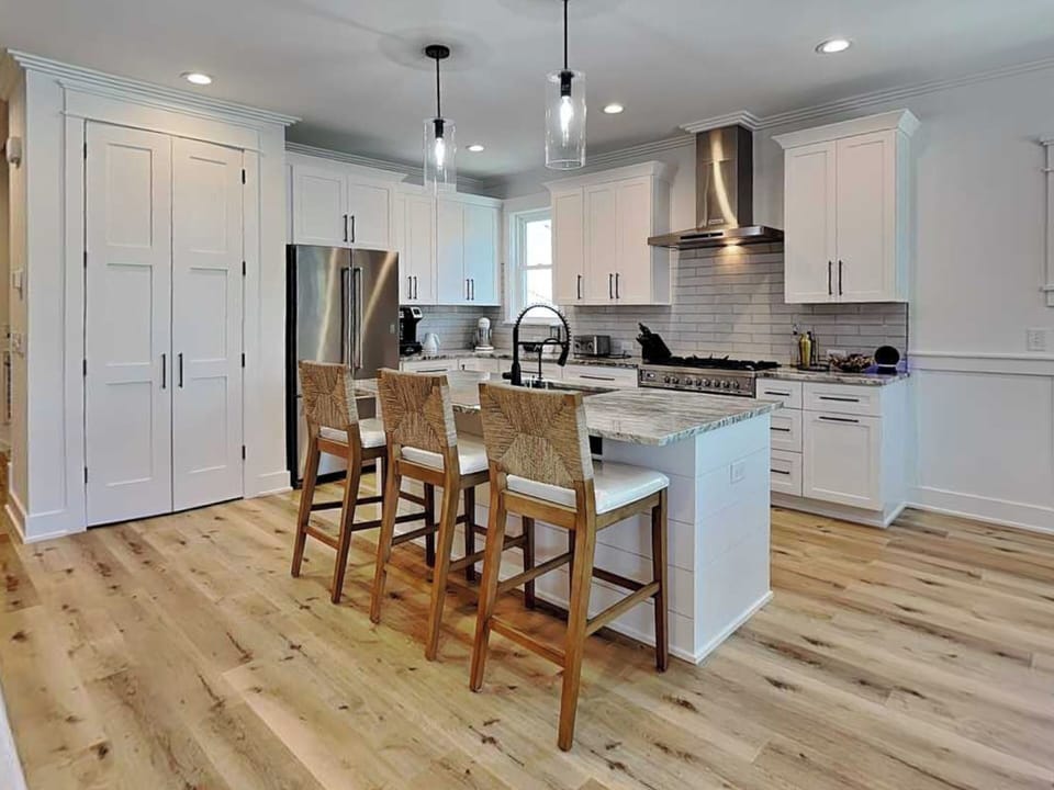 Fully Equipped Kitchen with Stainless Steel Appliances