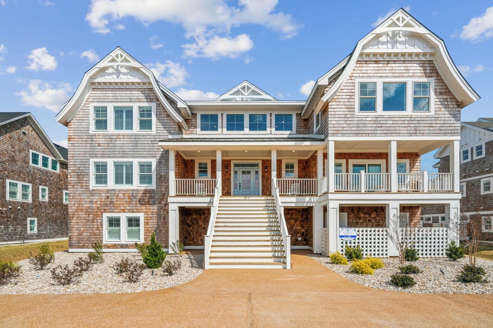 Exterior,Front Elevation,