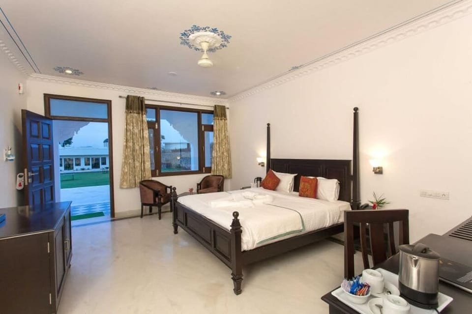 Premium Room | Free WiFi, bed sheets