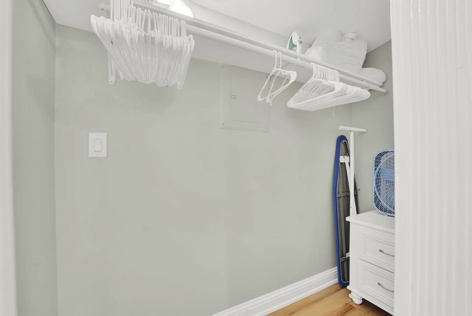 Walk-in Closet