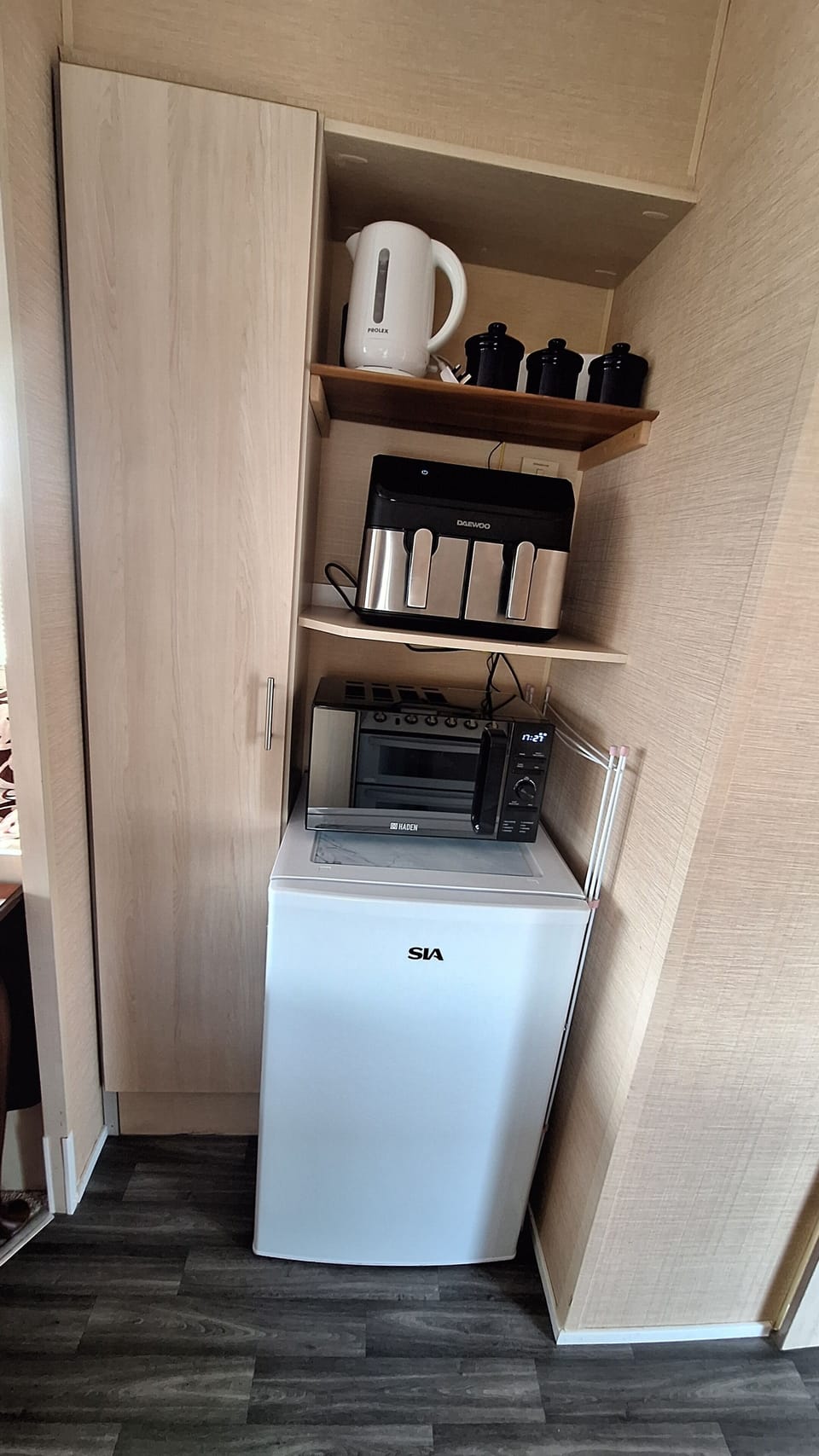 Tea, Coffee, Sugar, Kettle, Airfryer, Microwave and Fridge with Ice Box