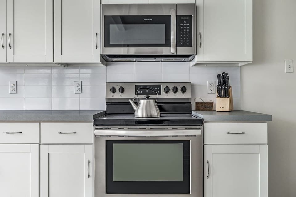 It’s not just an appliance setup—it’s a cooking power squad.