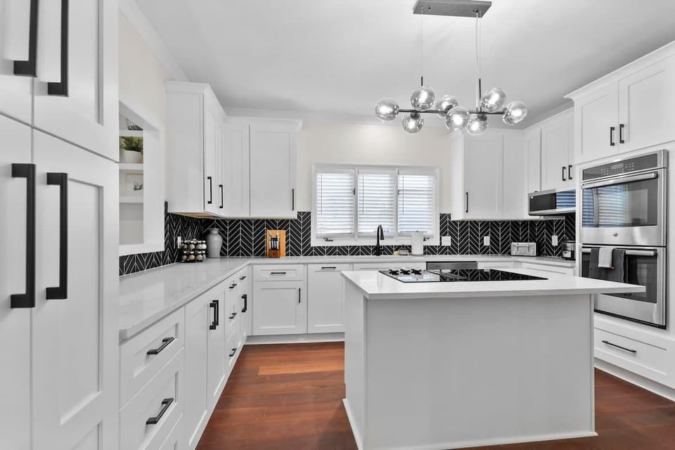 This black and white kitchen is a chef's dream.