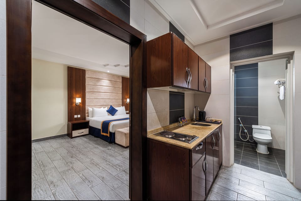 Junior Room | Private kitchen | Mini-fridge, stovetop, electric kettle