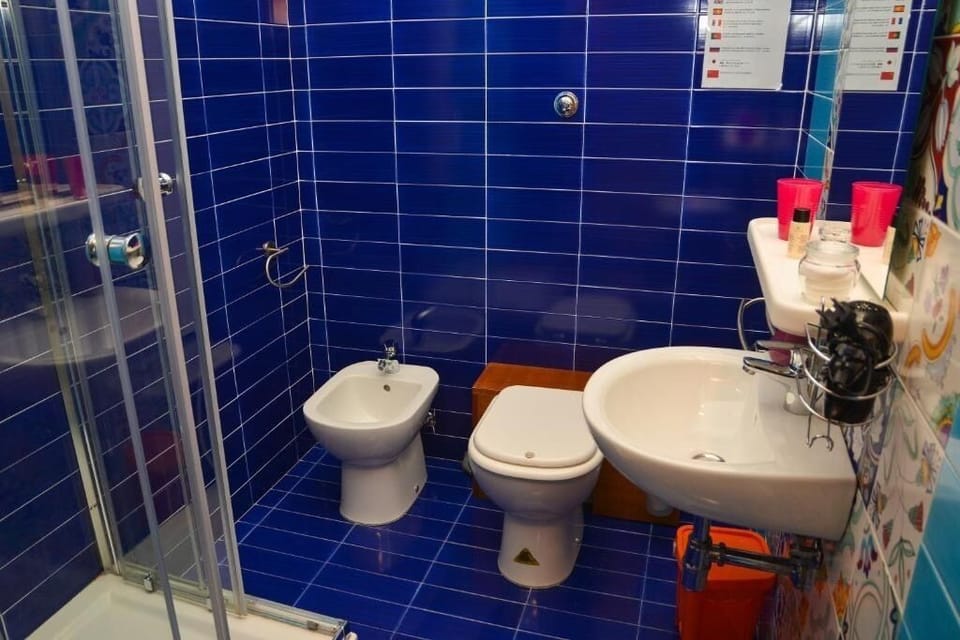 Comfort Double Room, 1 Double Bed, Balcony, City View | Bathroom | Shower, hair dryer, bidet, towels