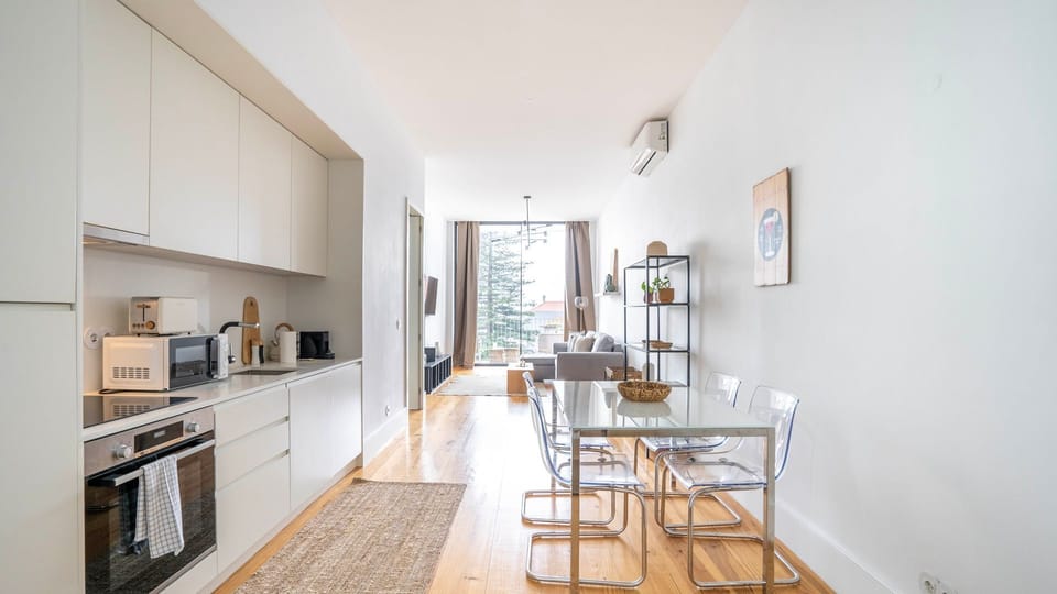 Experience modern convenience in this chic kitchenette. A bright, open space perfect for cooking, dining, and relaxing during your Porto escape. ✨🍳 #PortoLiving #ModernComfort #ChicKitchenette