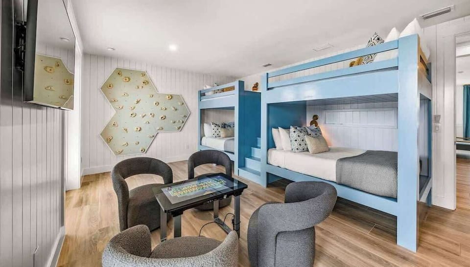 Bedroom 5 - En-Suite Bathroom - (2) Full/Full Bunk Beds - Gaming System - Climbing Wall