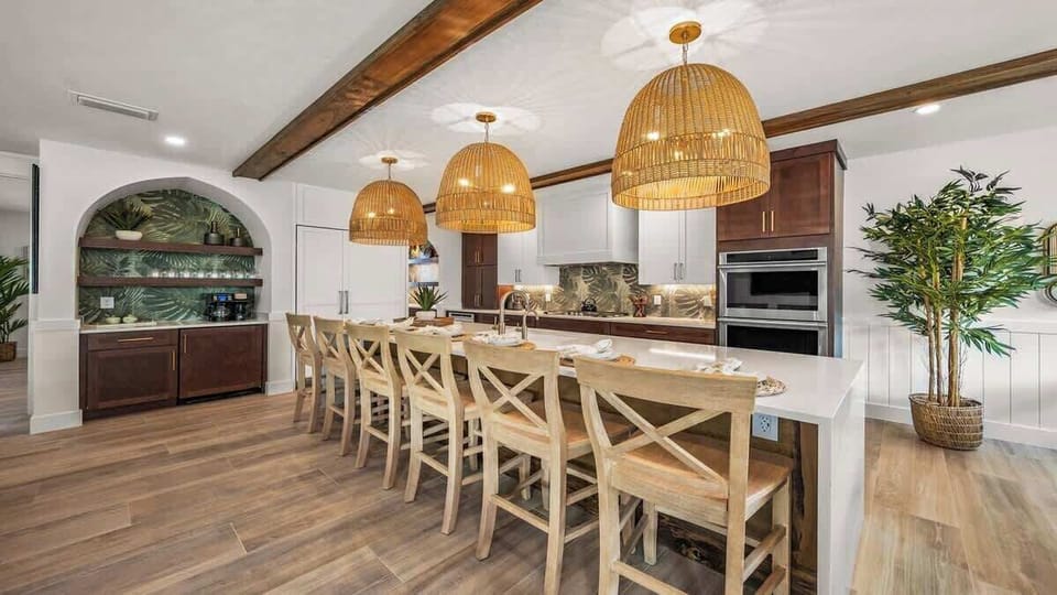Kitchen - Oversized Refrigerator - (2) Dishwashers, Double Ovens, &amp; Large Gas Stove - Bar Seating for 6
