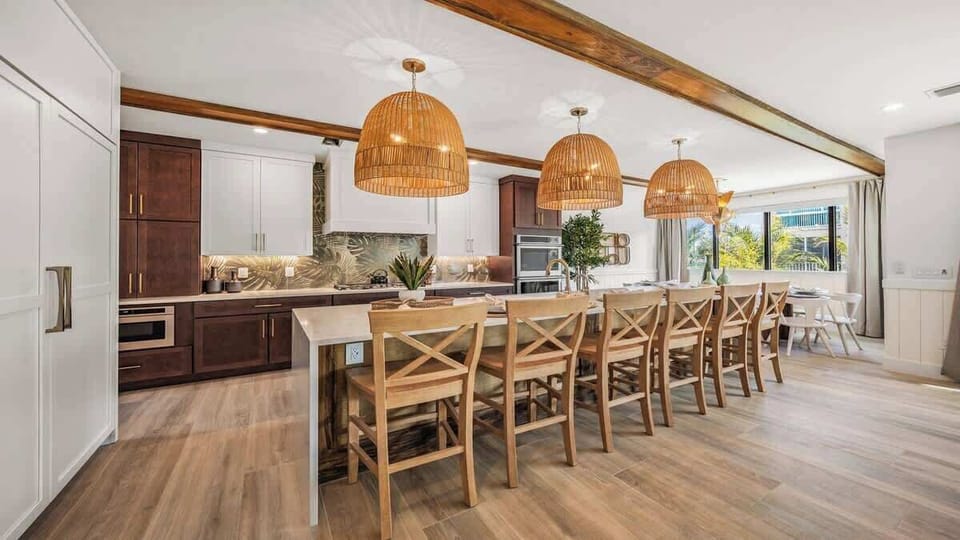 Kitchen - Oversized Refrigerator - (2) Dishwashers, Double Ovens, &amp; Large Gas Stove - Bar Seating for 6