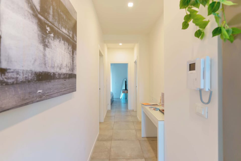 Deluxe Penthouse, 3 Bedrooms | Living area | 40-inch Smart TV with digital channels