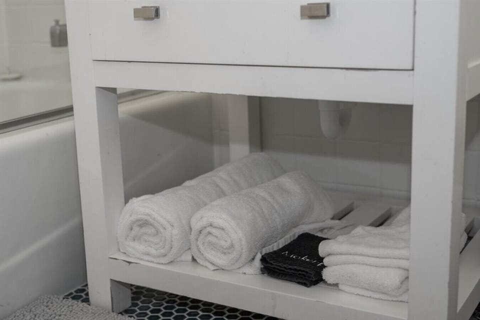 Bathroom amenities