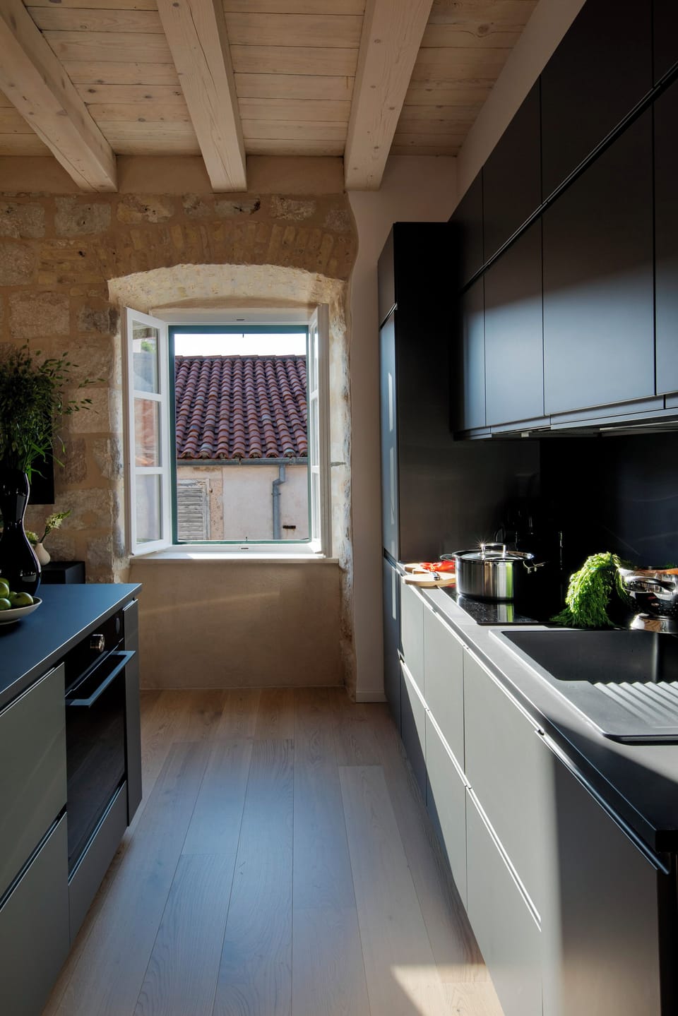 Luxury Apartment, City View | Private kitchen | Espresso maker, coffee/tea maker, electric kettle