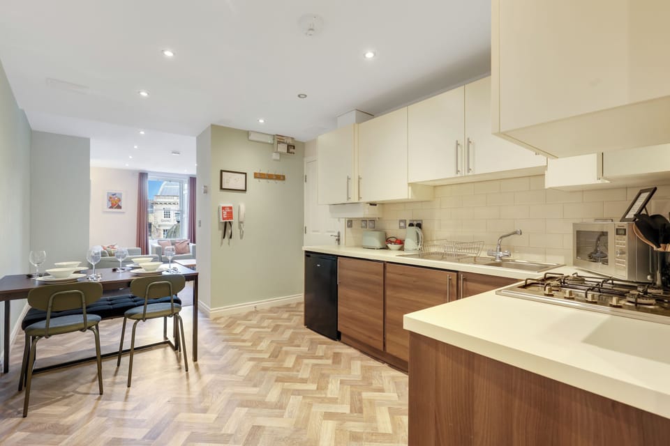 Apartment | Private kitchen | Fridge, microwave, oven, stovetop