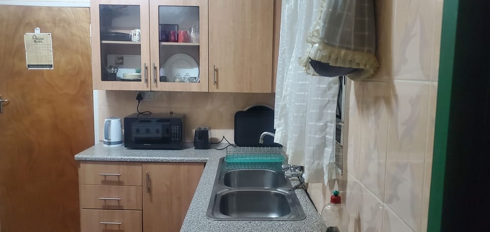 Double Room Single Use, Garden View | Private kitchen