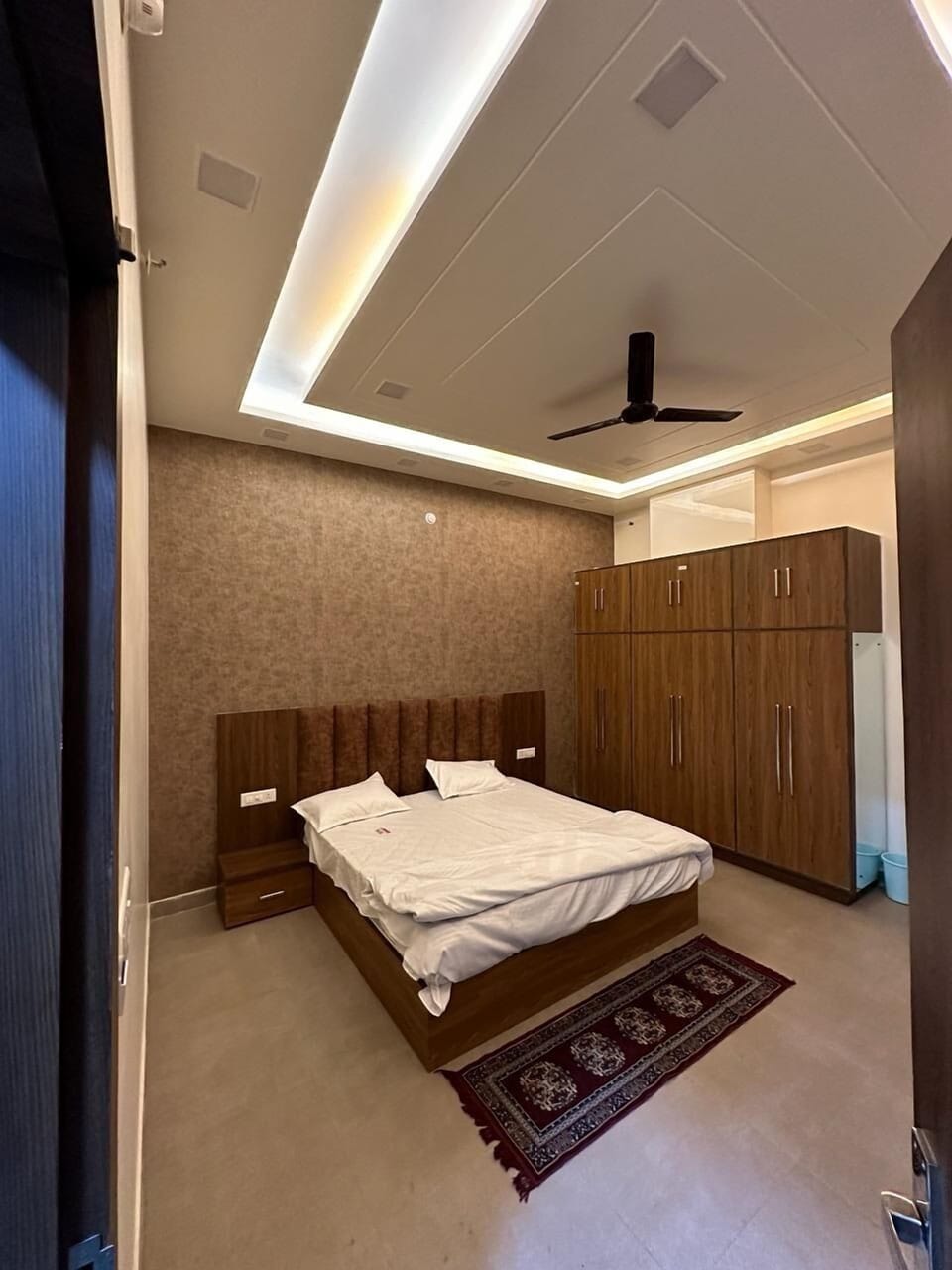 Deluxe Double Room, Patio | Desk, laptop workspace, iron/ironing board, free WiFi