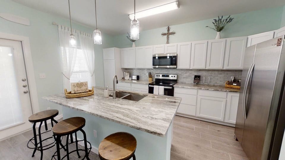 Fully equipped Kitchen w/Stainless Appliances