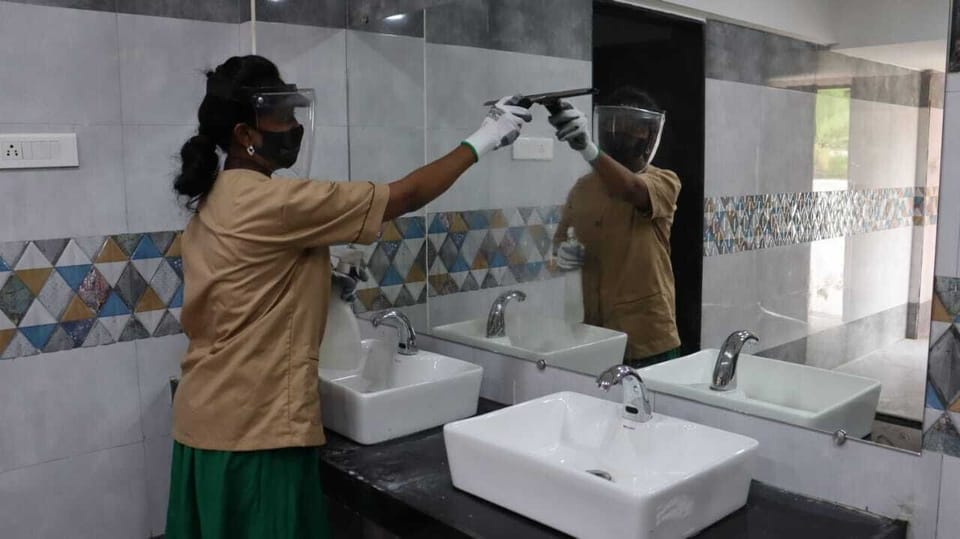 Bathroom sink