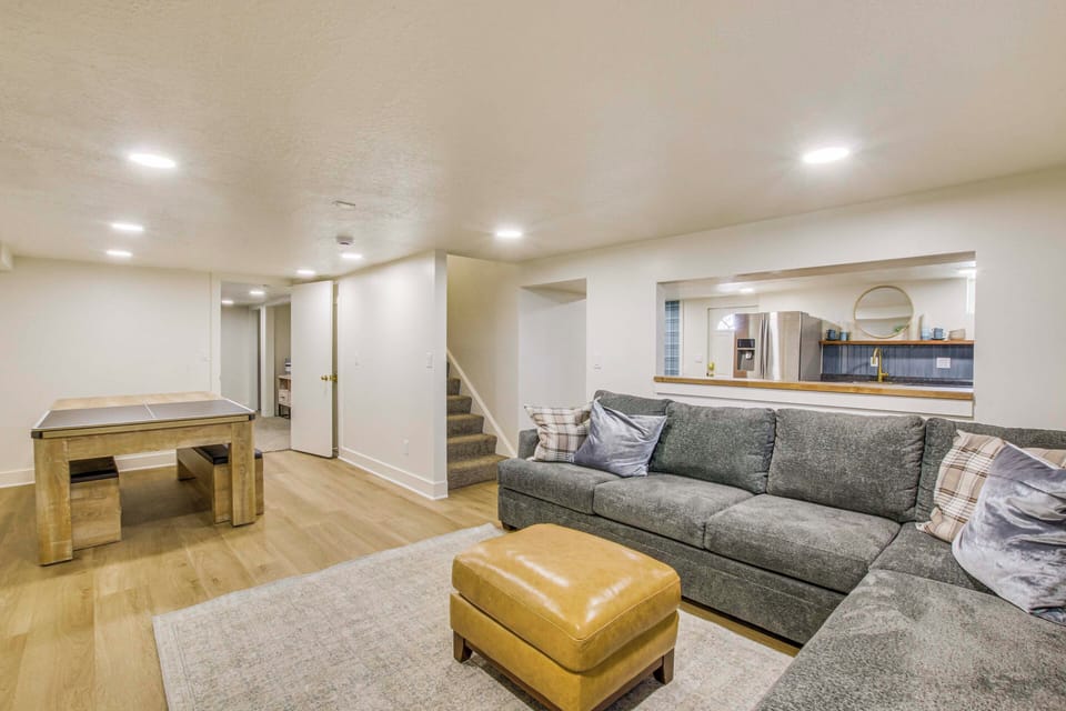 Living Room | Free WiFi | Central A/C & Heat | Smart TV | Electric Fireplace