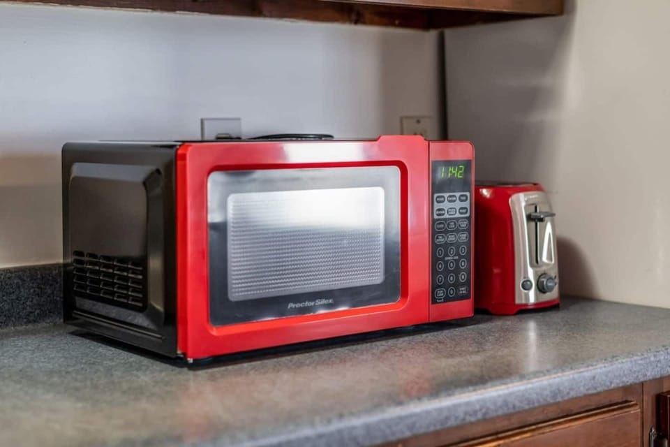Our retro red toaster