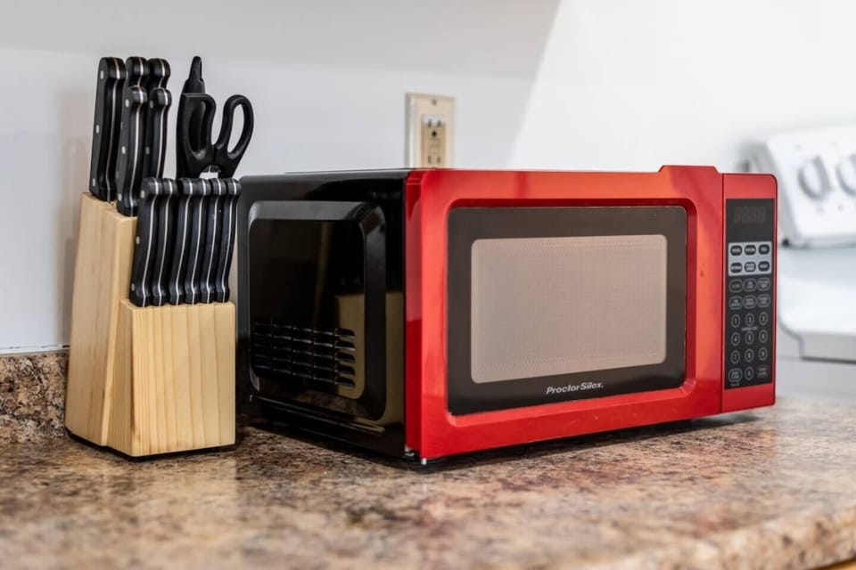 The Retro red microwave
