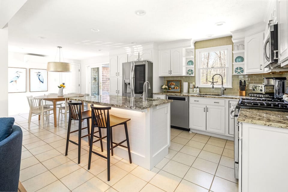 Start your day in this sunny and welcoming kitchen.