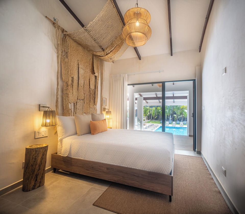 Deluxe Studio, Pool View | Egyptian cotton sheets, premium bedding, down comforters