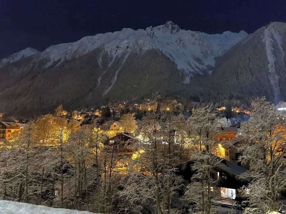 Balcony, View, Mountain view, City view