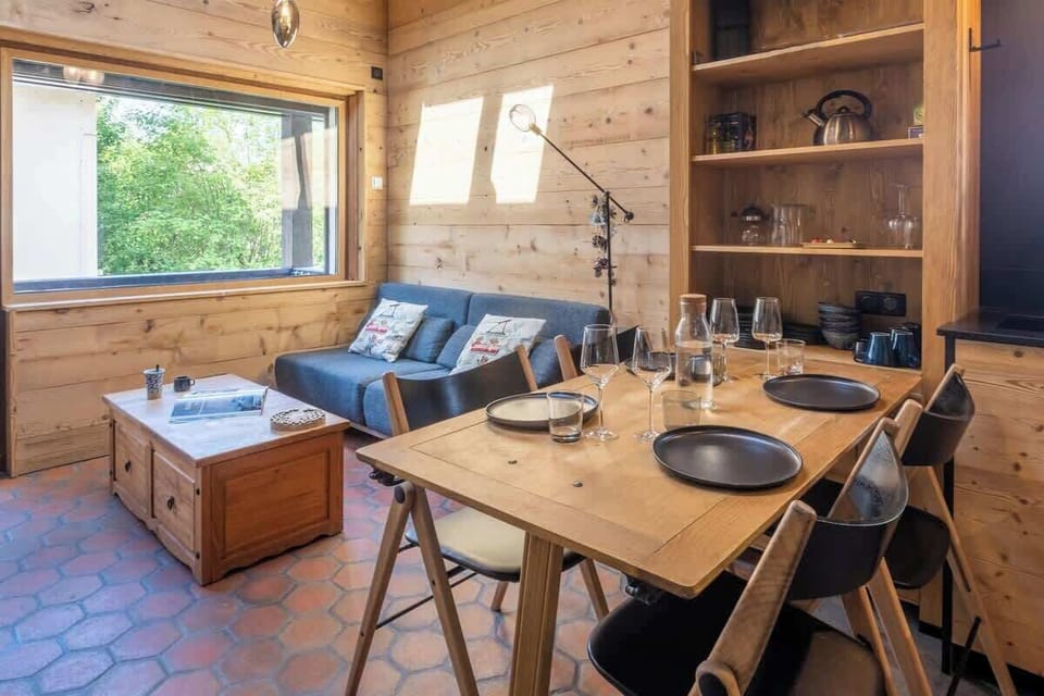 Eating area, Living room
