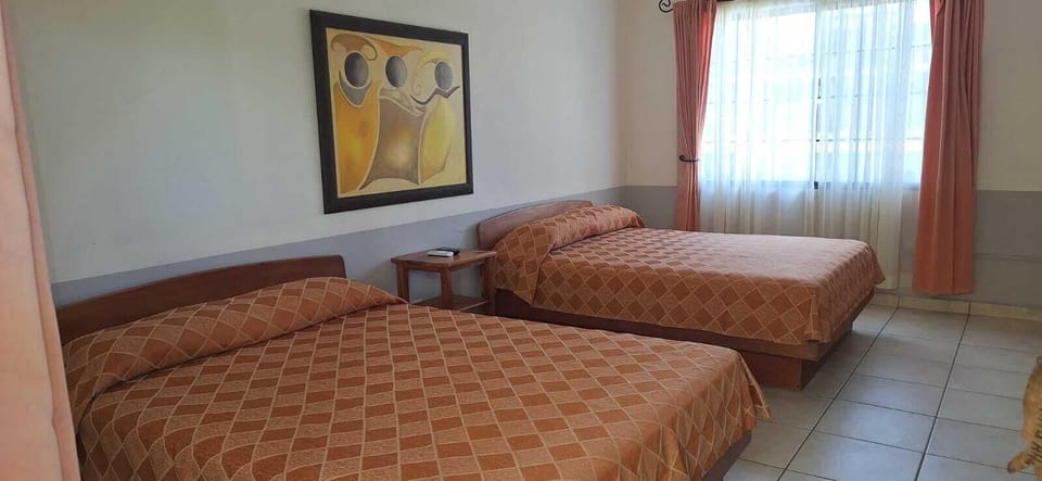 Comfort Double Room | Desk, laptop workspace, blackout drapes, WiFi (free)