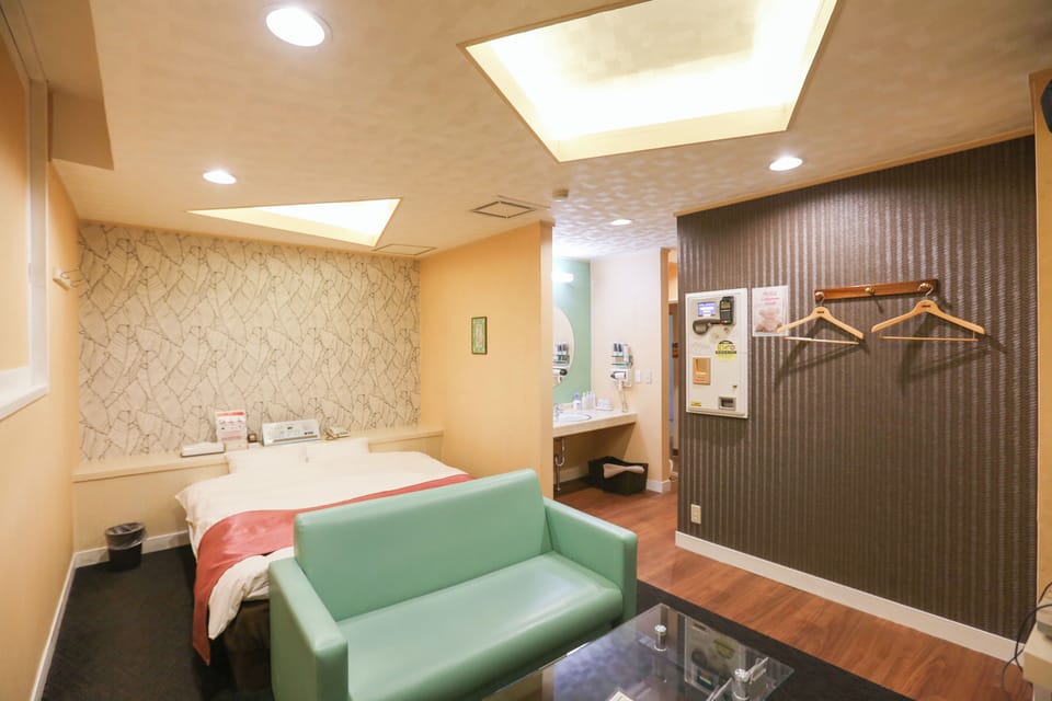 Basic Double Room, 1 Queen Bed, Smoking | Desk, soundproofing, free WiFi