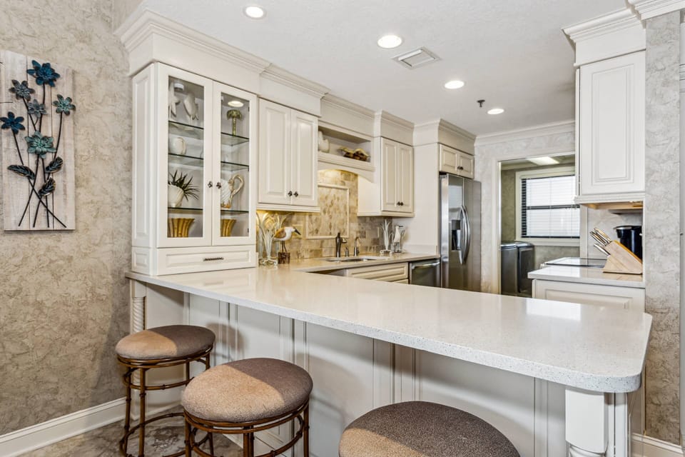 Luxury quartz counters on the kitchen bar