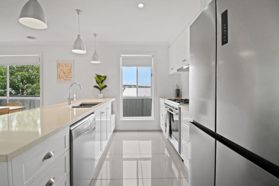 Kitchen - Breakfast bar + Coffee Machine
