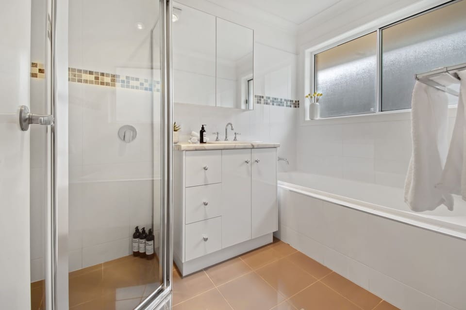 Main Bathroom - Shower + Bath