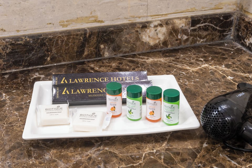 Presidential Room, Valley View | Bathroom amenities | Shower, hair dryer, towels, soap