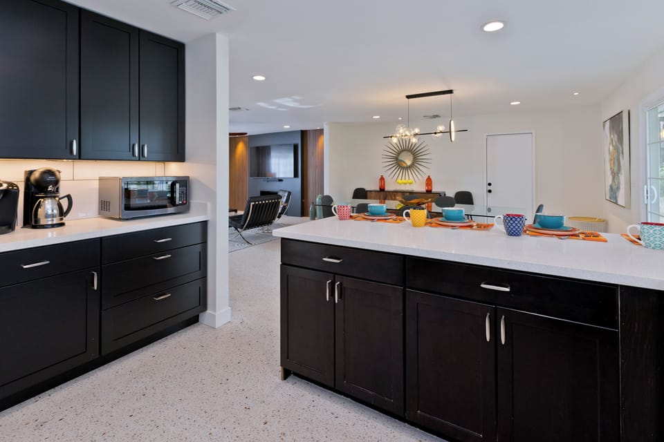 Kitchen:  Coffee Bar