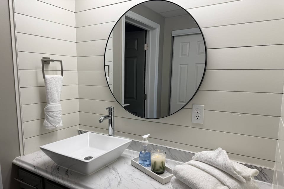 Get ready for a night out in the recently renovated bathroom