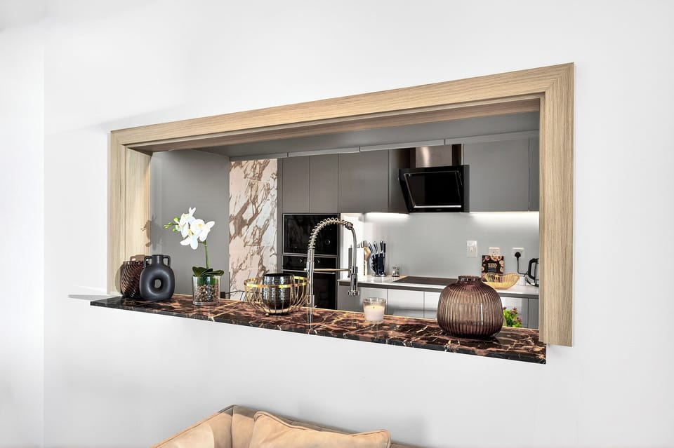 Luxury Apartment, Balcony, City View | Private kitchen | Microwave, oven, stovetop, coffee/tea maker