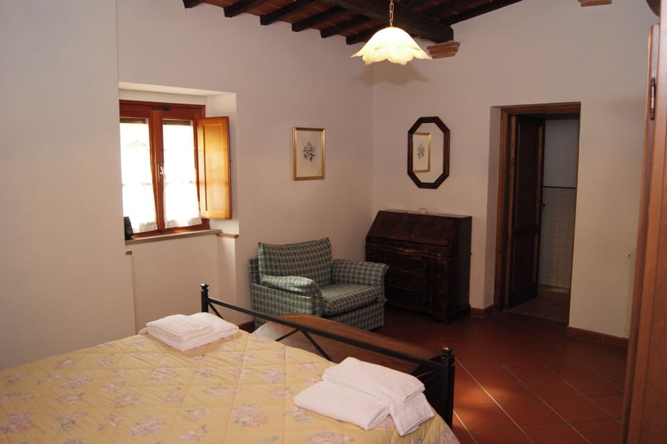 Apartment, Patio | 3 bedrooms, iron/ironing board, WiFi (free)