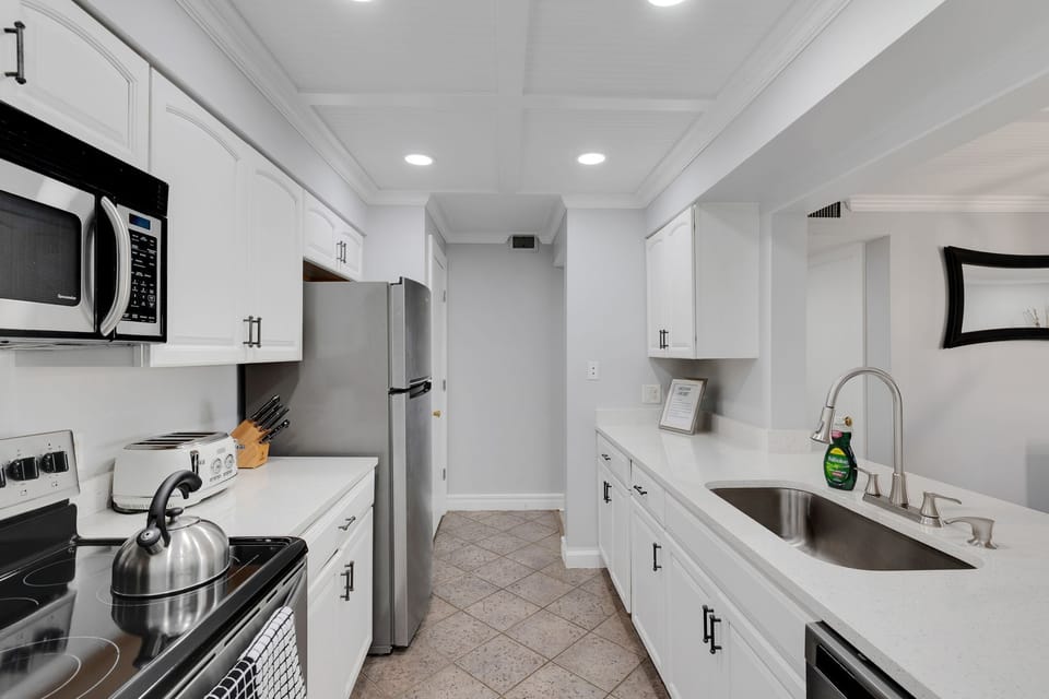 Prepare your favorite meals in the spacious, fully equipped kitchen.
