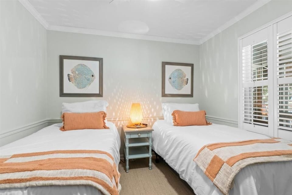 Bedroom 
 Kah 1.28.25
