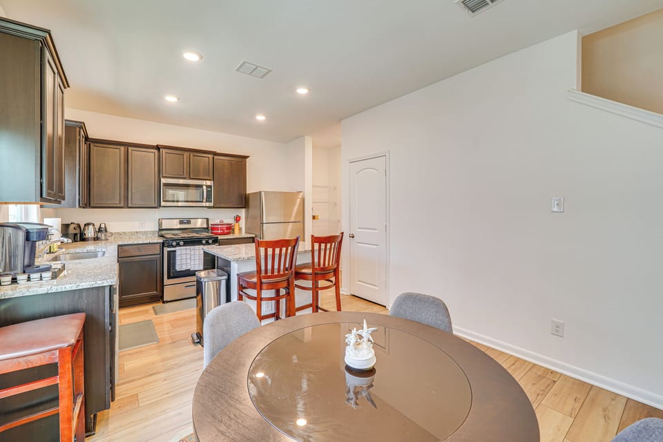 House (3 Bedrooms) | Interior