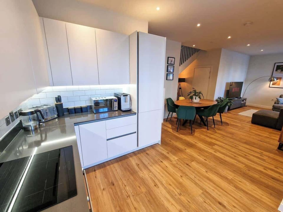 Everything you need is right here, from a full-size oven to a microwave, kettle and toaster