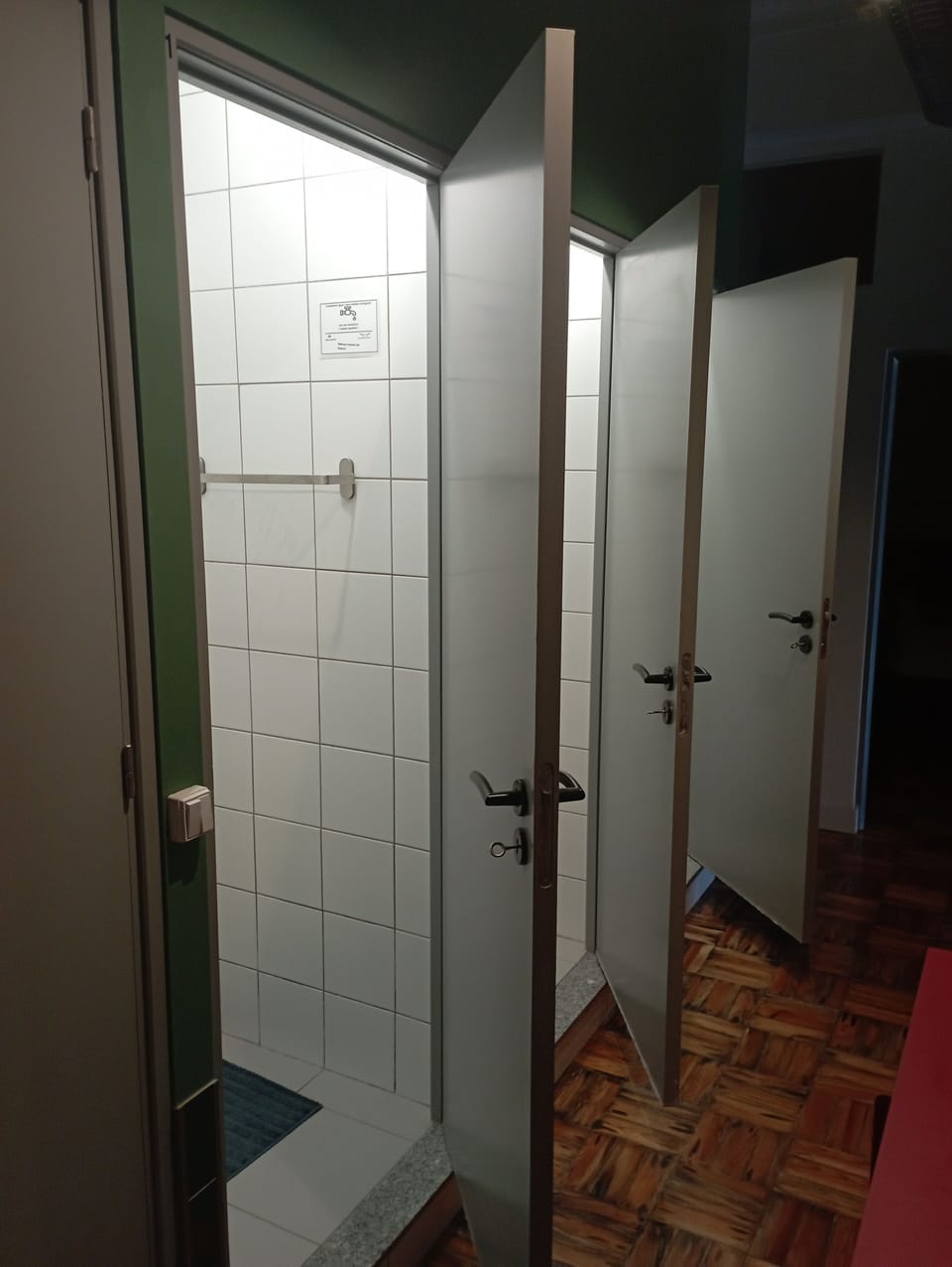 Bathroom shower