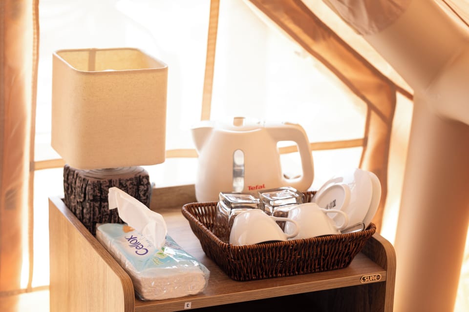 Signature Tent, Hill View | Hypo-allergenic bedding, pillowtop beds, free minibar