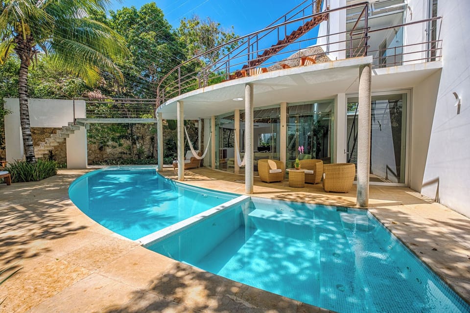 Ourdoor pool with heated jacuzzi
