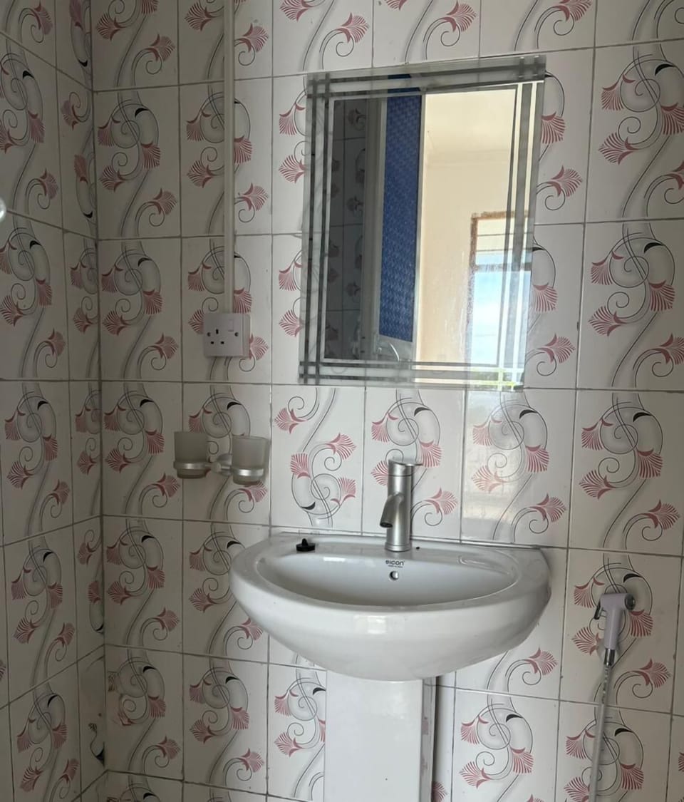 Deluxe Double Room, Balcony, Sea View | Bathroom | Combined shower/tub, hair dryer, slippers, towels