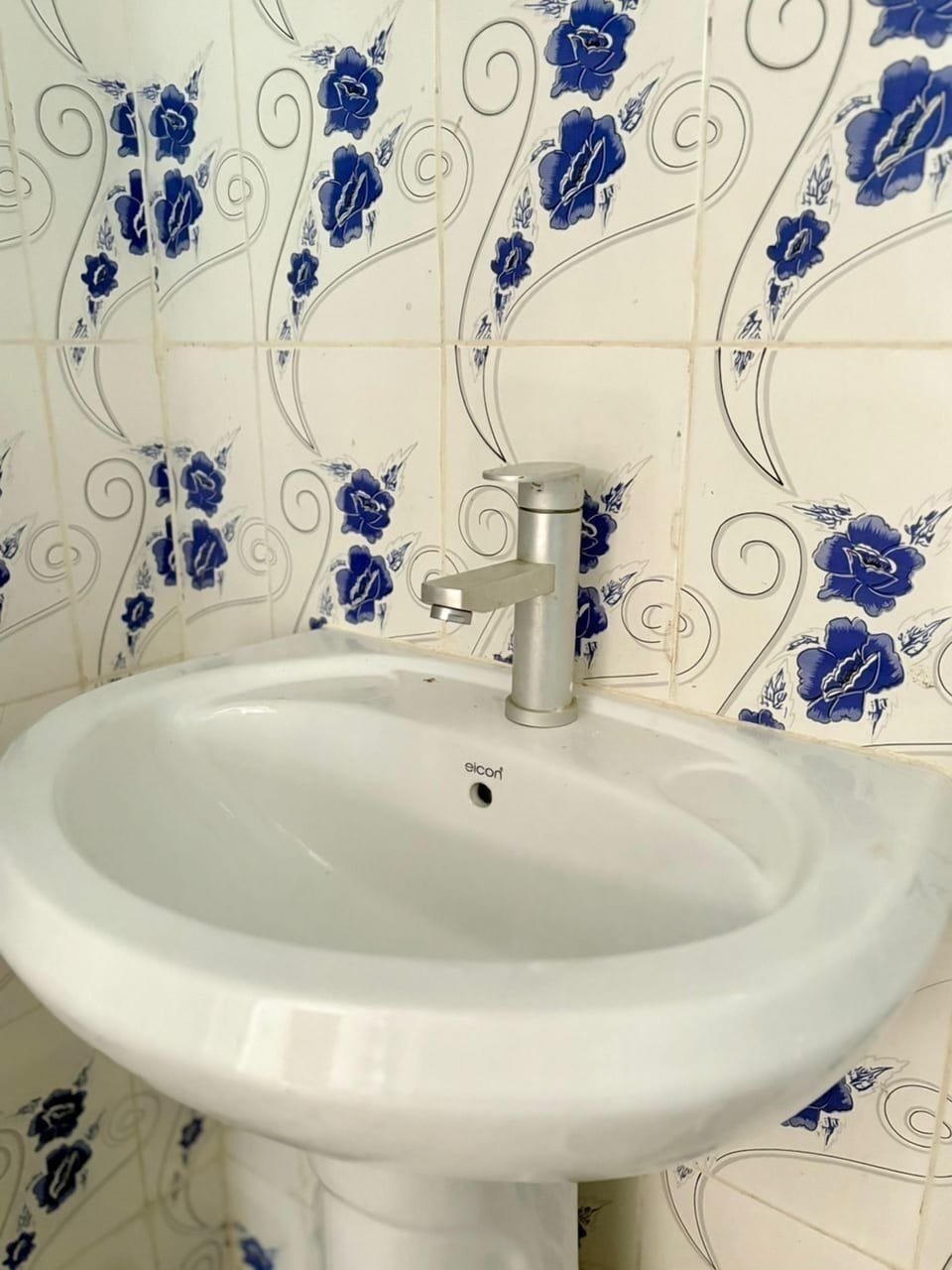 Deluxe Double Room, Balcony, Sea View | Bathroom | Combined shower/tub, hair dryer, slippers, towels