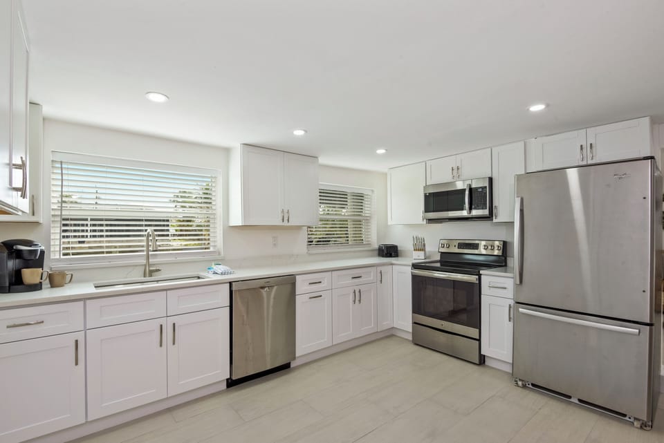 Downstairs Full Kitchen